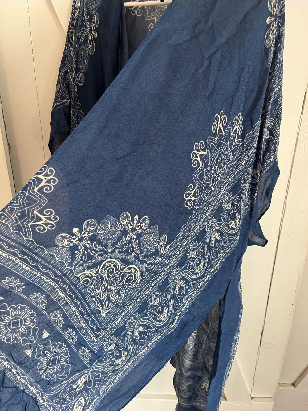 SALE 3/$20 Blue Printed Women’s Kimono - Picture 2 of 4